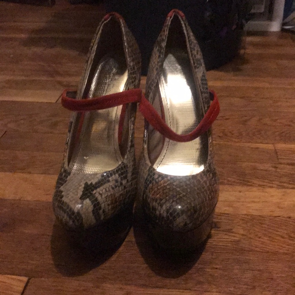 Worn twice! Anne Michelle platform pumps 8 1/2